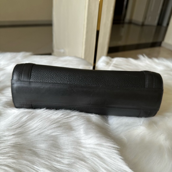 Auth Burberry EUC - Picture 5 of 17